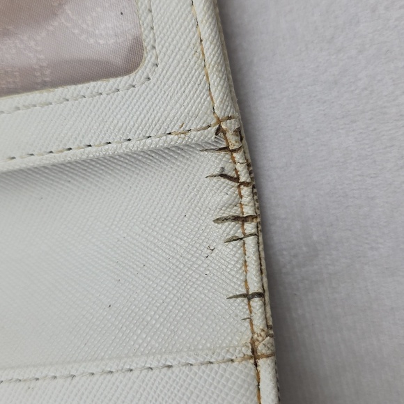 Michael Kors Cream Wallet Classic Design - Picture 5 of 9